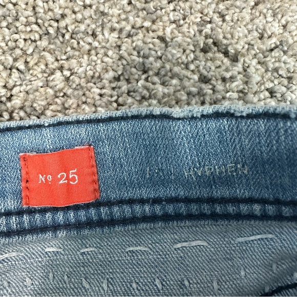 Anthropologie Pilcro Embroidered Denim Shorts 25 cuffed hem midrise 2.5 inseam - Picture 8 of 11